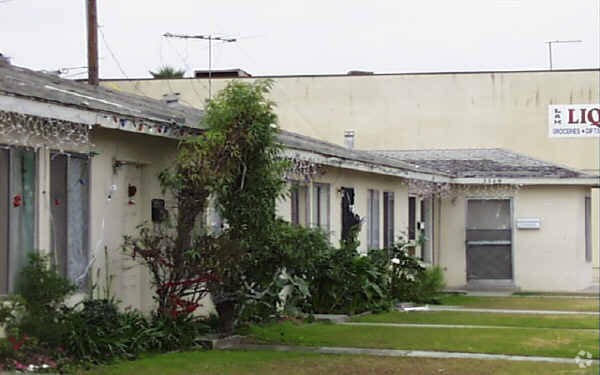 Foto del edificio - 3542-3556 Catalina St