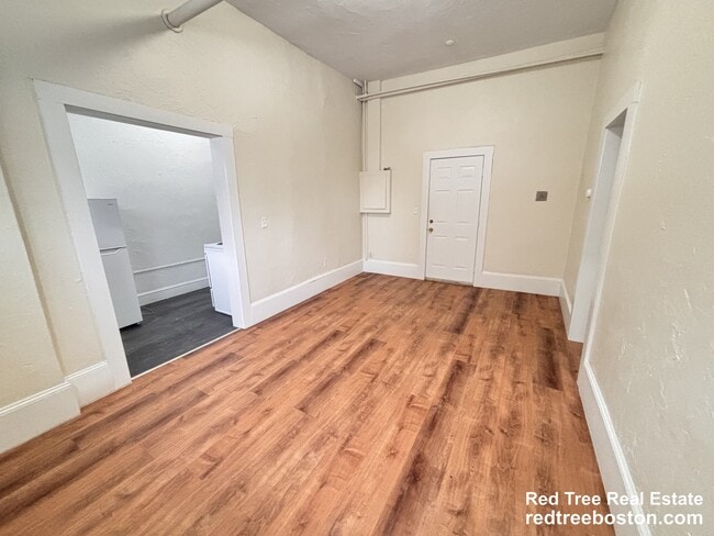 Foto del edificio - 99 Brainerd Rd