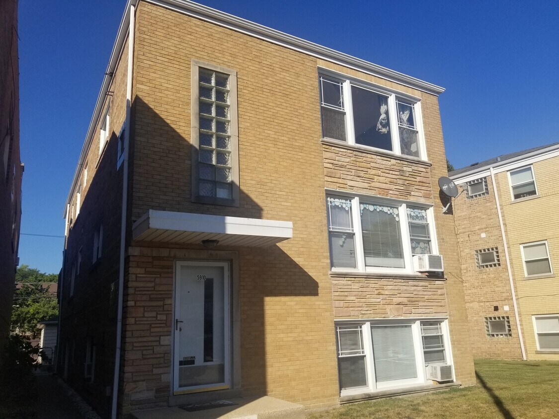 5910 W Higgins Ave Unit 2, Chicago, IL 60630 Condo for Rent in