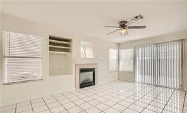 Foto del edificio - 7516 Sea Spray Ave