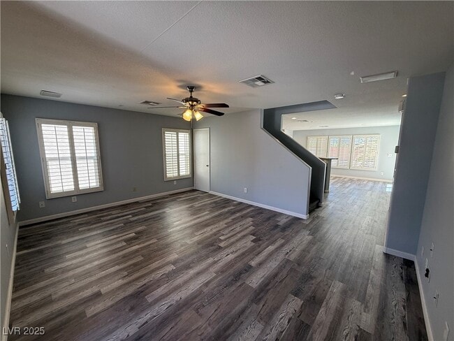 Building Photo - 684 Magrath St