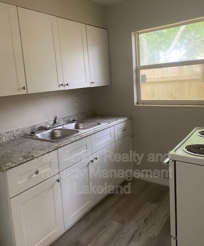 Building Photo - 627 Washington Ave