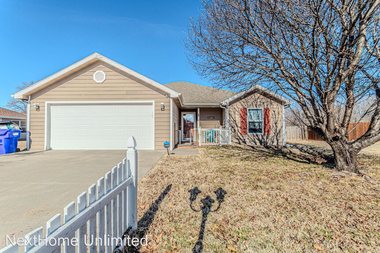 3 br, 2 bath House 1531 N Clay St House Rental in Junction City, KS