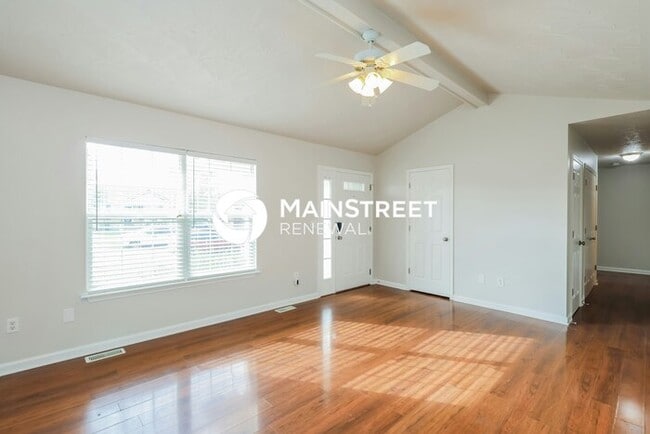 Building Photo - 3 Bedroom Pet-Friendly Home in SHEPHERDSVI...