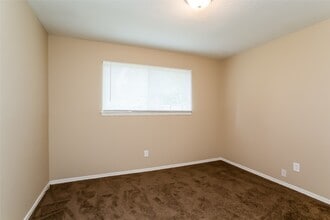 Building Photo - 3327 Sycamore Springs Dr