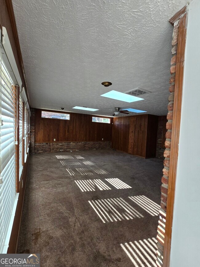 Building Photo - 170 Port Antonio Ct SW