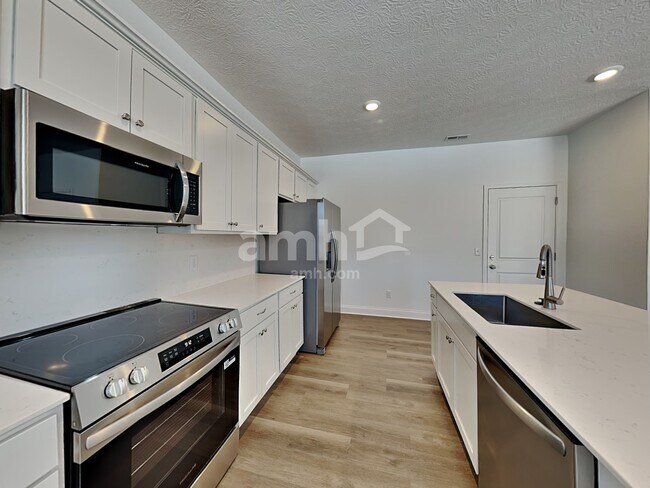 Foto del edificio - 233 Deanscroft Dr