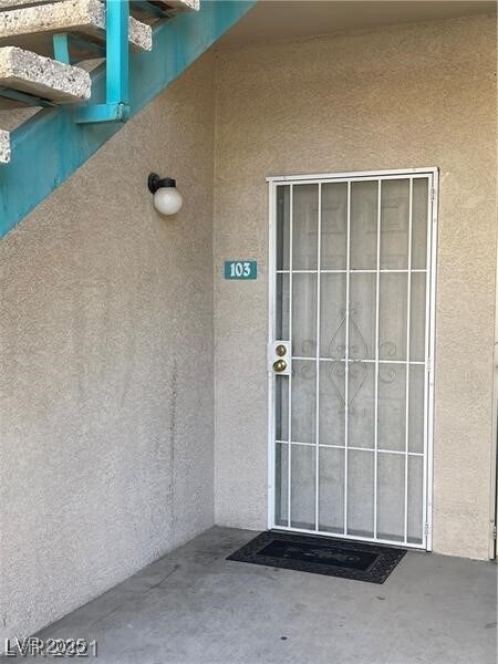 Foto del edificio - 5151 S Lindell Rd