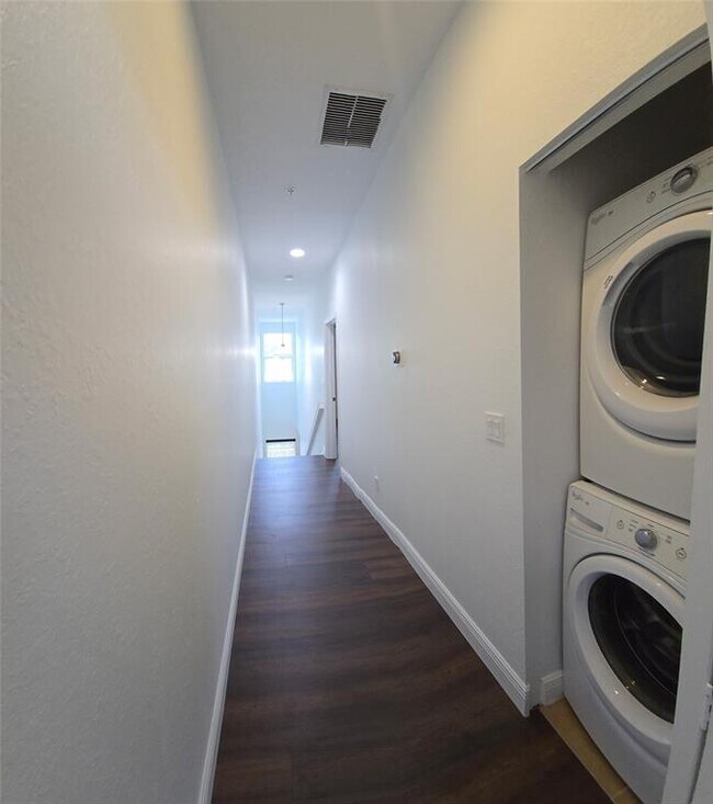 Foto del edificio - 929 SW 147th Ave