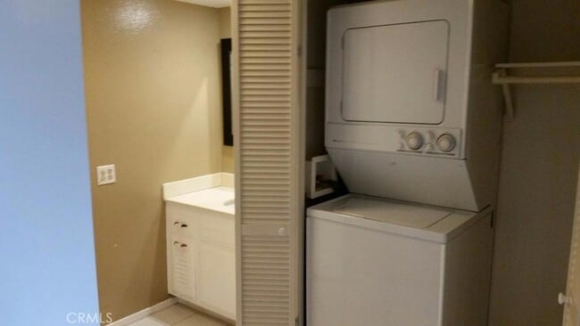 Building Photo - 2241 Via Puerta