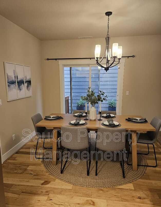 Building Photo - 322 SW Marsuda Terrace