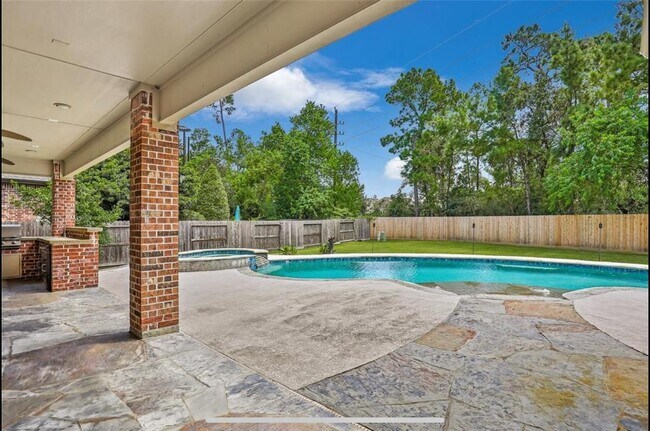 Building Photo - 11822 Bandera Creek Ln