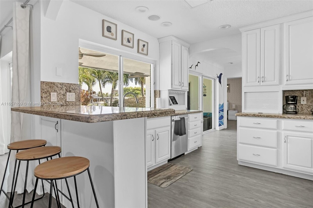 Foto principal - 5220 NE 26th Ave