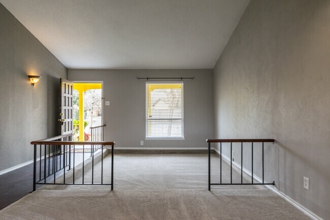 Foto del edificio - 5214 Spring Lake Dr