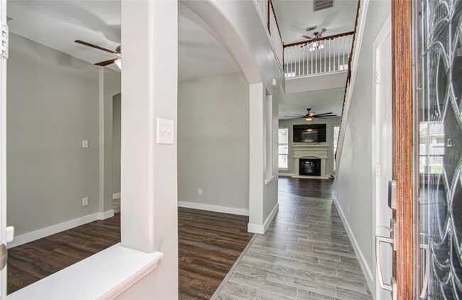 Building Photo - 6814 Summer Bridge Ln
