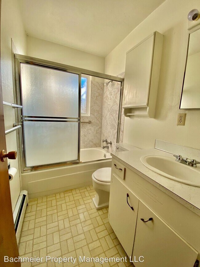 Building Photo - 2 br, 1.5 bath House - 105 NW 5th St