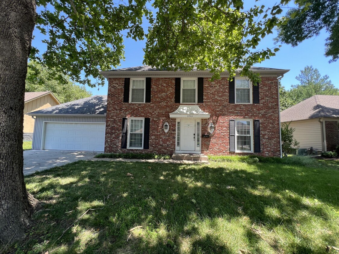 8506 W 98th St, Overland Park, KS 66212 House Rental in Overland Park