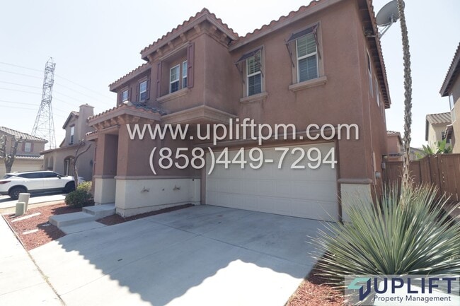 Building Photo - 4 bedroom 2.5 bathroom home in Chula Vista...