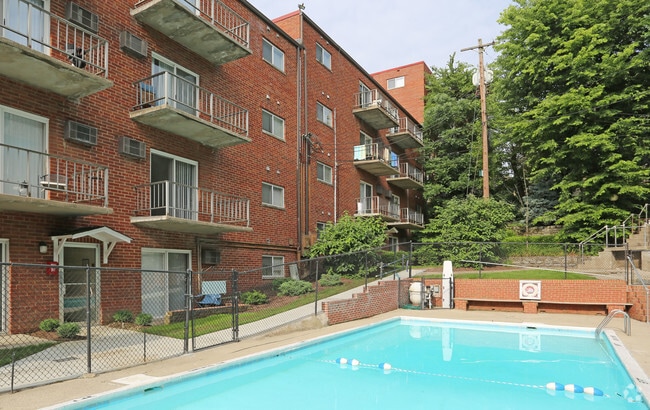 Photo - Bellevue House Apartments