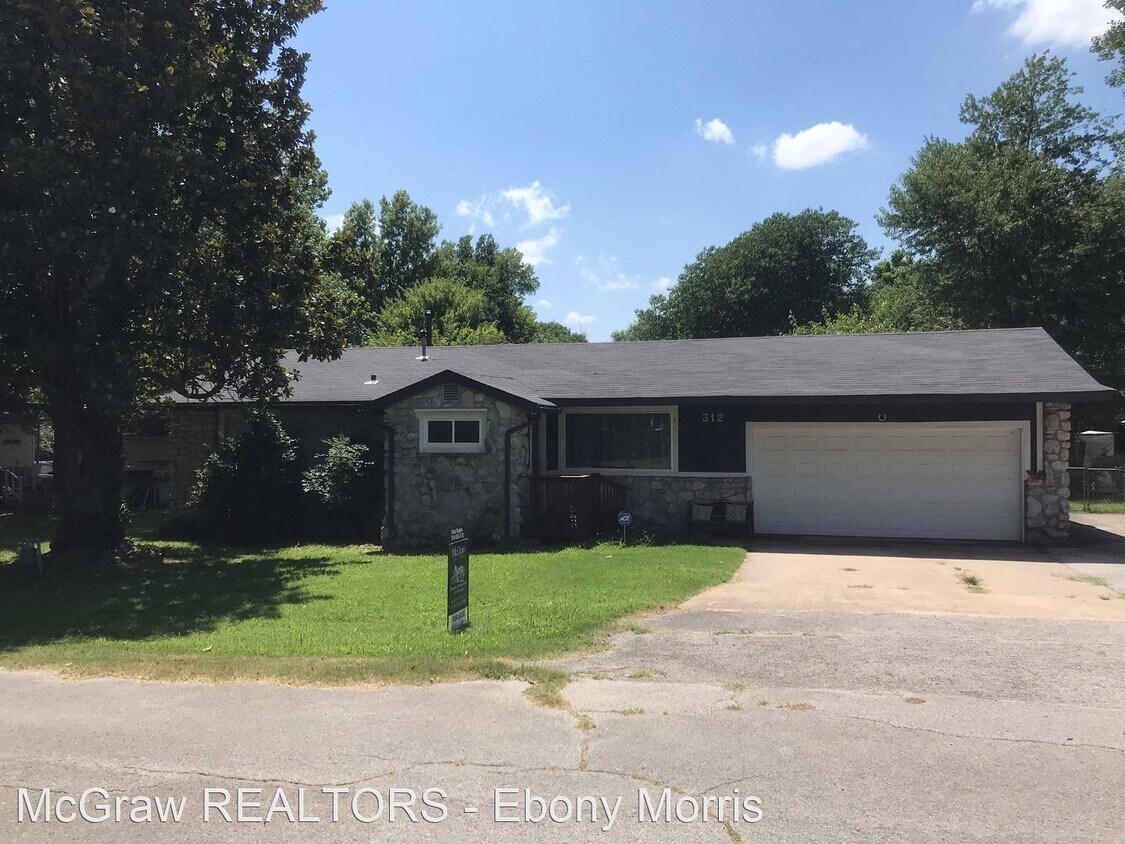 Primary Photo - 3 br, 1 bath House - 312 S 22nd Street