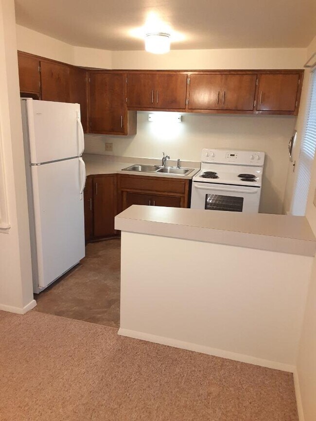 Kitchen - 465 W Griswold St