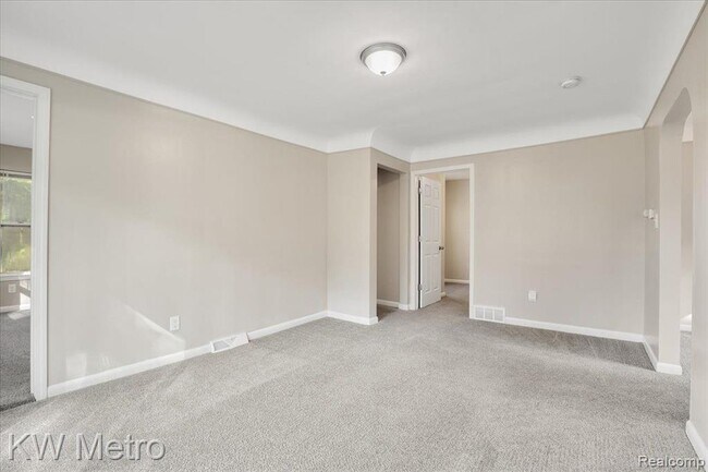 Foto del edificio - 420 W Milton Ave