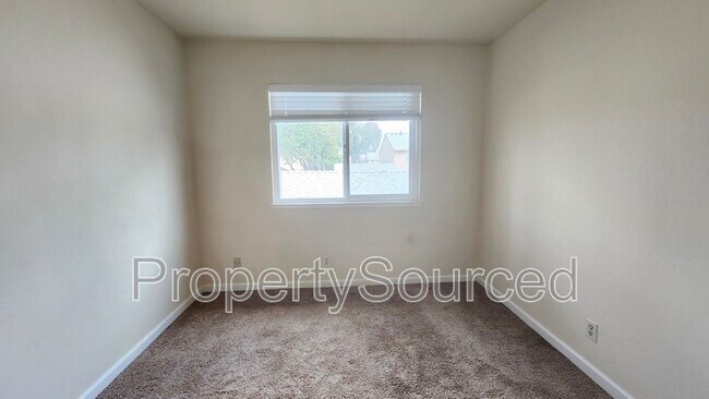 Building Photo - 4202 Solar Cir