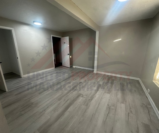 Foto del edificio - 3 bedroom, 2 bathroom home on large lot close to High School