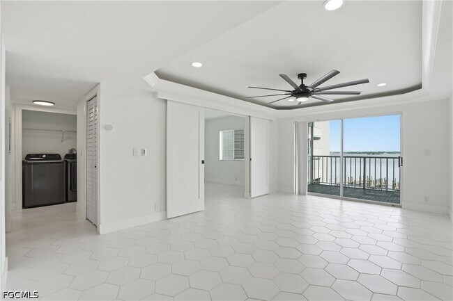 Foto del edificio - 2885 Palm Beach Blvd