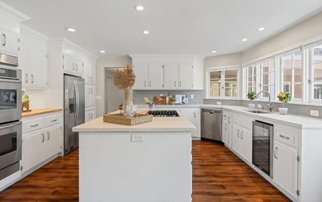 Foto del edificio - Beautiful Single-Story Home with Pool in Prime Concord Location –