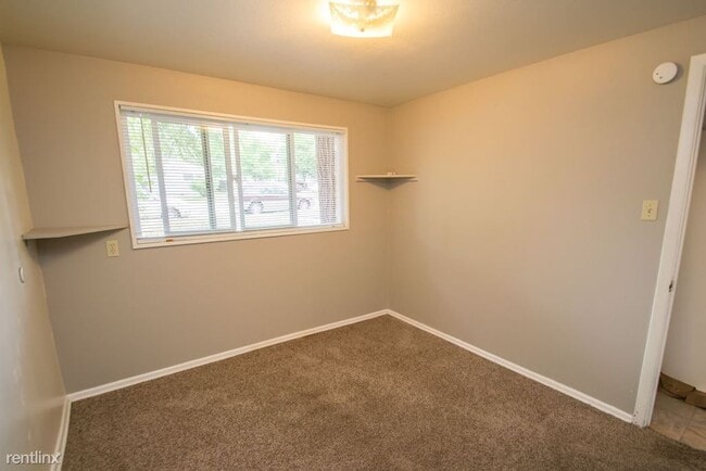 Photo - 3395 Moorhead Ave House