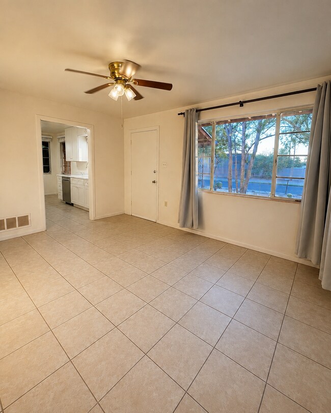 Foto del edificio - 2308 N Richey Blvd