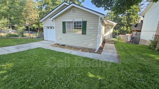 Building Photo - 3127 E 18th Ave