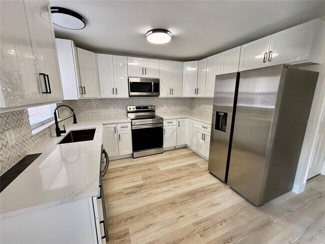 Building Photo - 162 Cascade St