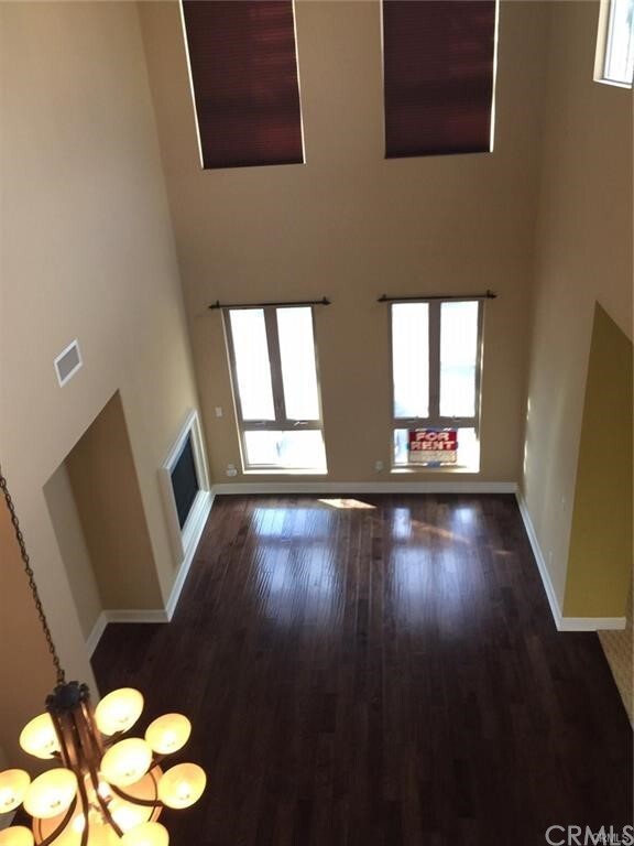 Building Photo - 73 Vantis Dr
