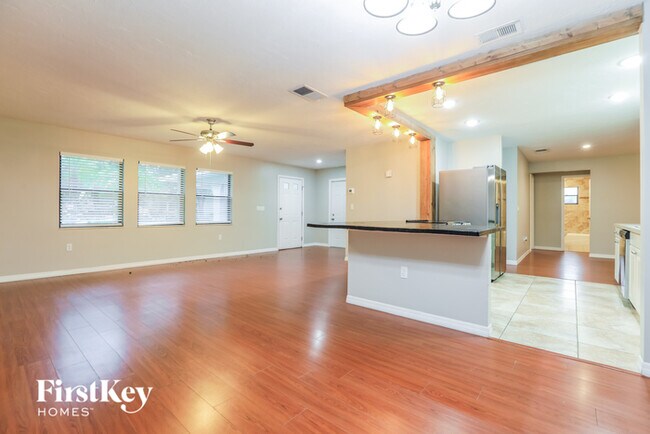 Building Photo - 8340 Brandeis Cir W