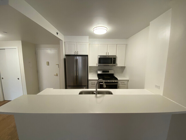Building Photo - 75-25 153rd St
