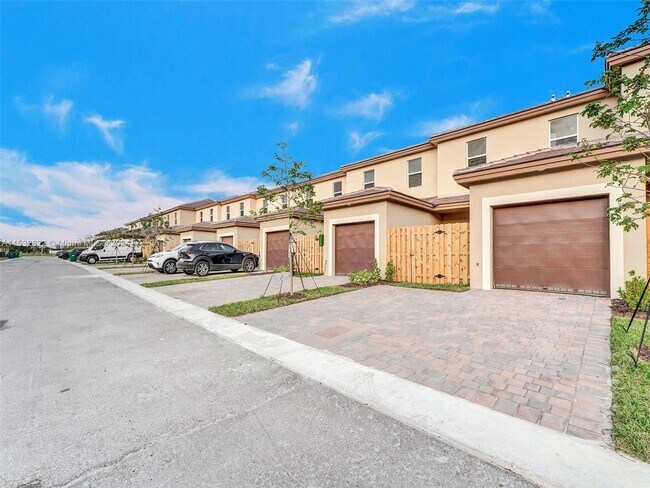 Building Photo - 26464 SW 148th Ct