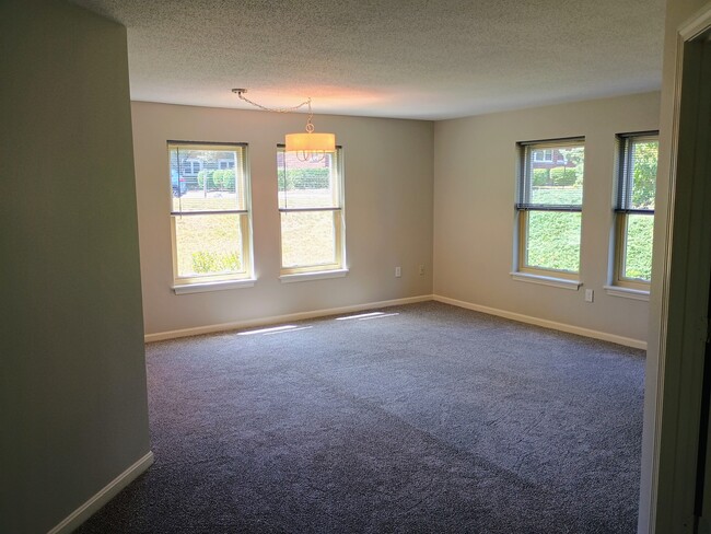 Dining Family Room - 3524 W Shore Rd
