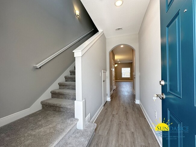 Building Photo - Charming 3 Bedroom Townhome in the heart of Fort Walton Beach!