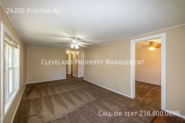 Foto del edificio - 24200 Puritan Ave