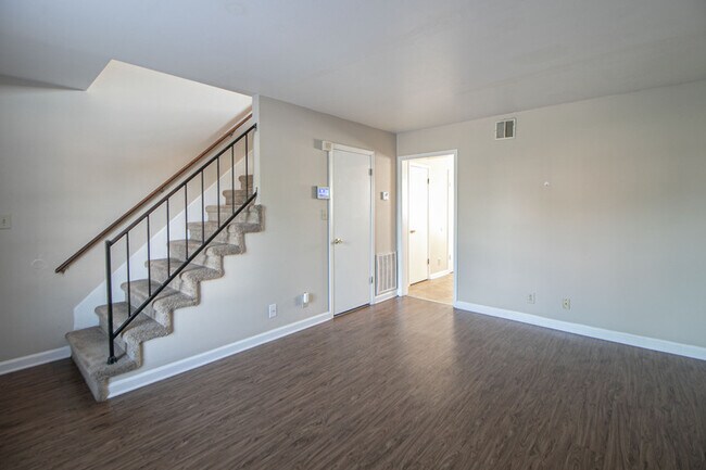 Building Photo - 288 Northridge Dr