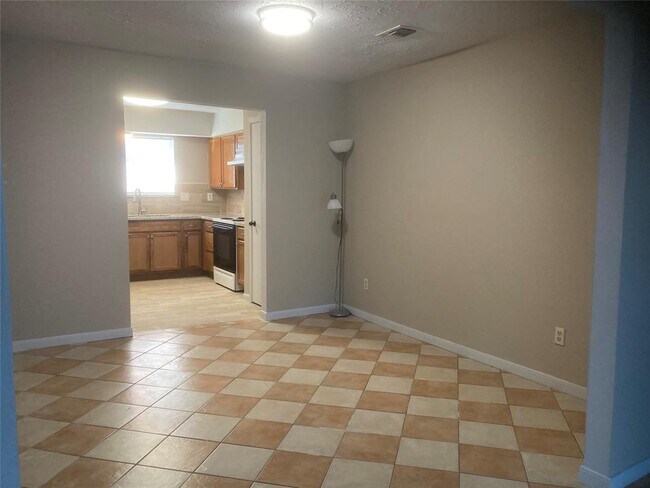 Foto del edificio - 303 Fair Oak Ct