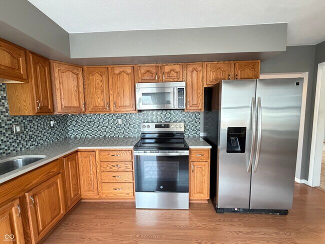 Foto del edificio - 911 Sunset Dr