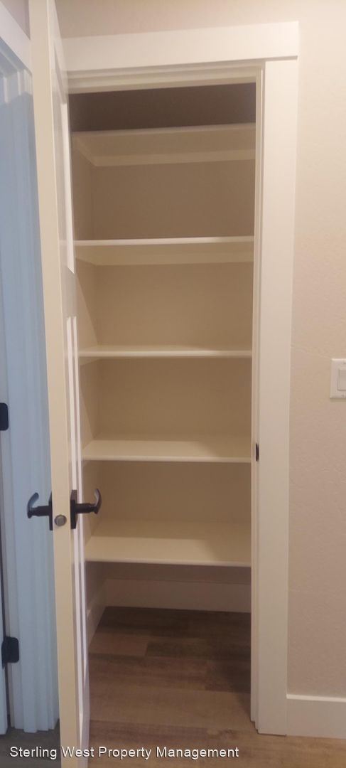 Foto del edificio - 3 br, 2 bath House - 435 Village Ct