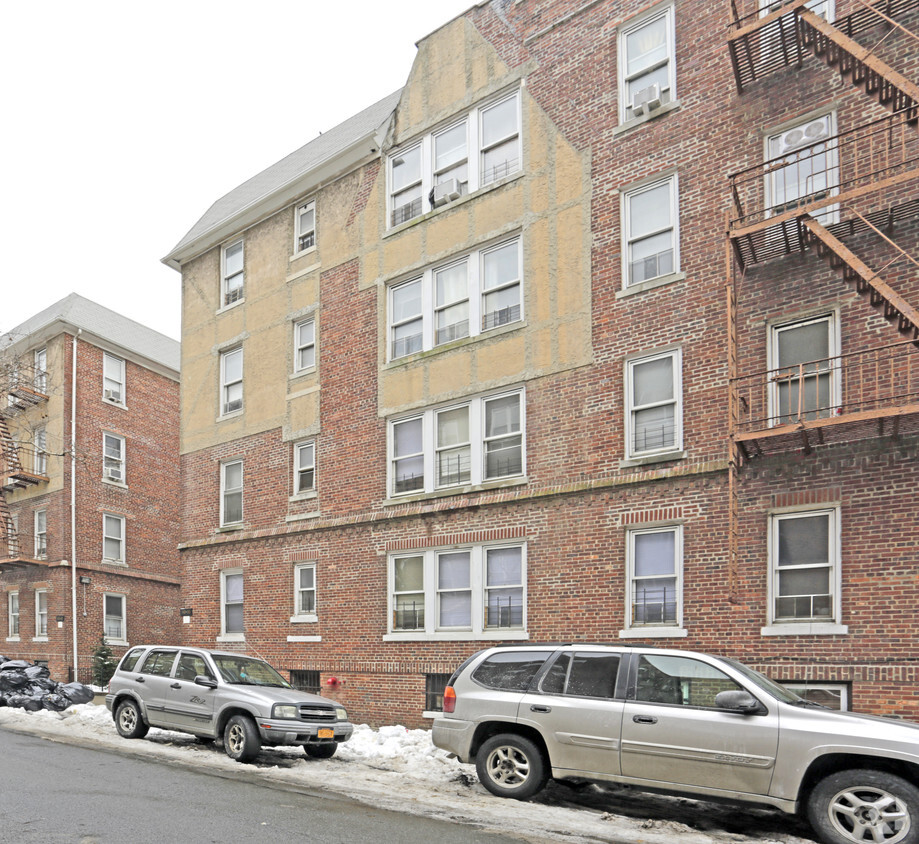 Building Photo - 140-30 Beech Ave