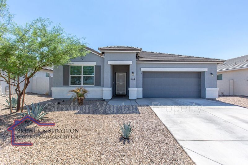 Foto principal - 1939 W Cameron Blvd