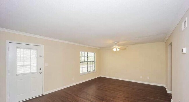 Building Photo - 2755 Lantern Ln