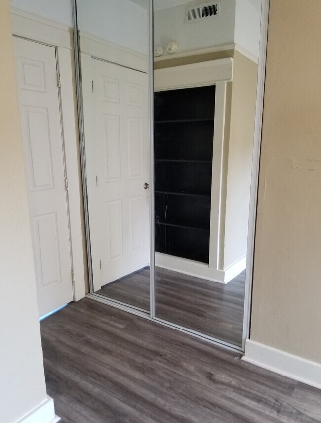 Foto del edificio - 1867 SW 14th Ave