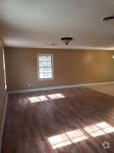 Building Photo - 140 Creekside Dr